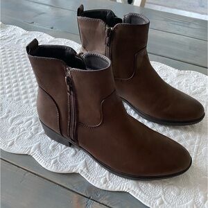Brand new women’s dress boots 8.5